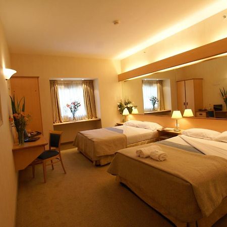 Hotel Aeroparque Inn & Suites Buenos Aires Dış mekan fotoğraf