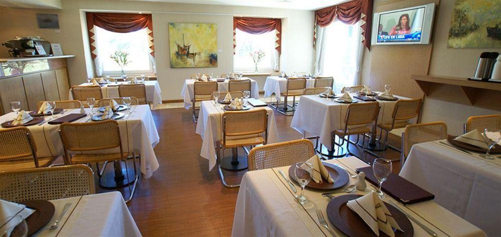 Hotel Aeroparque Inn & Suites Buenos Aires Restoran fotoğraf