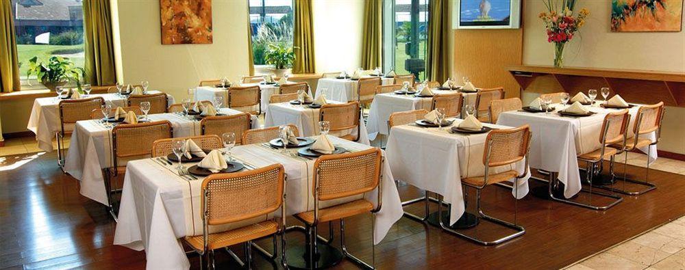 Hotel Aeroparque Inn & Suites Buenos Aires Restoran fotoğraf