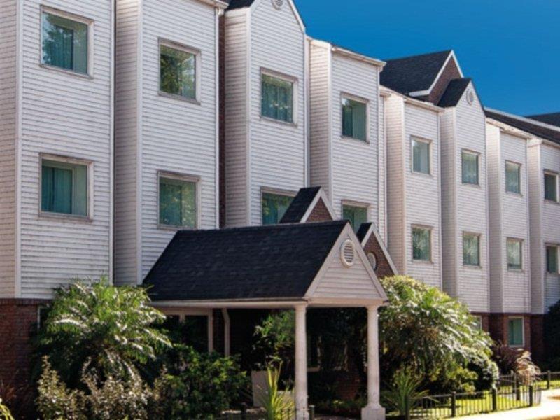 Hotel Aeroparque Inn & Suites Buenos Aires Dış mekan fotoğraf