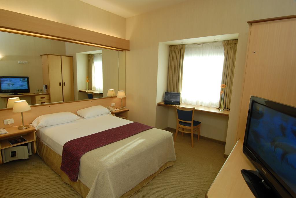 Hotel Aeroparque Inn & Suites Buenos Aires Dış mekan fotoğraf
