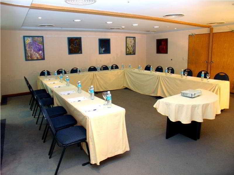 Hotel Aeroparque Inn & Suites Buenos Aires İş olanakları fotoğraf