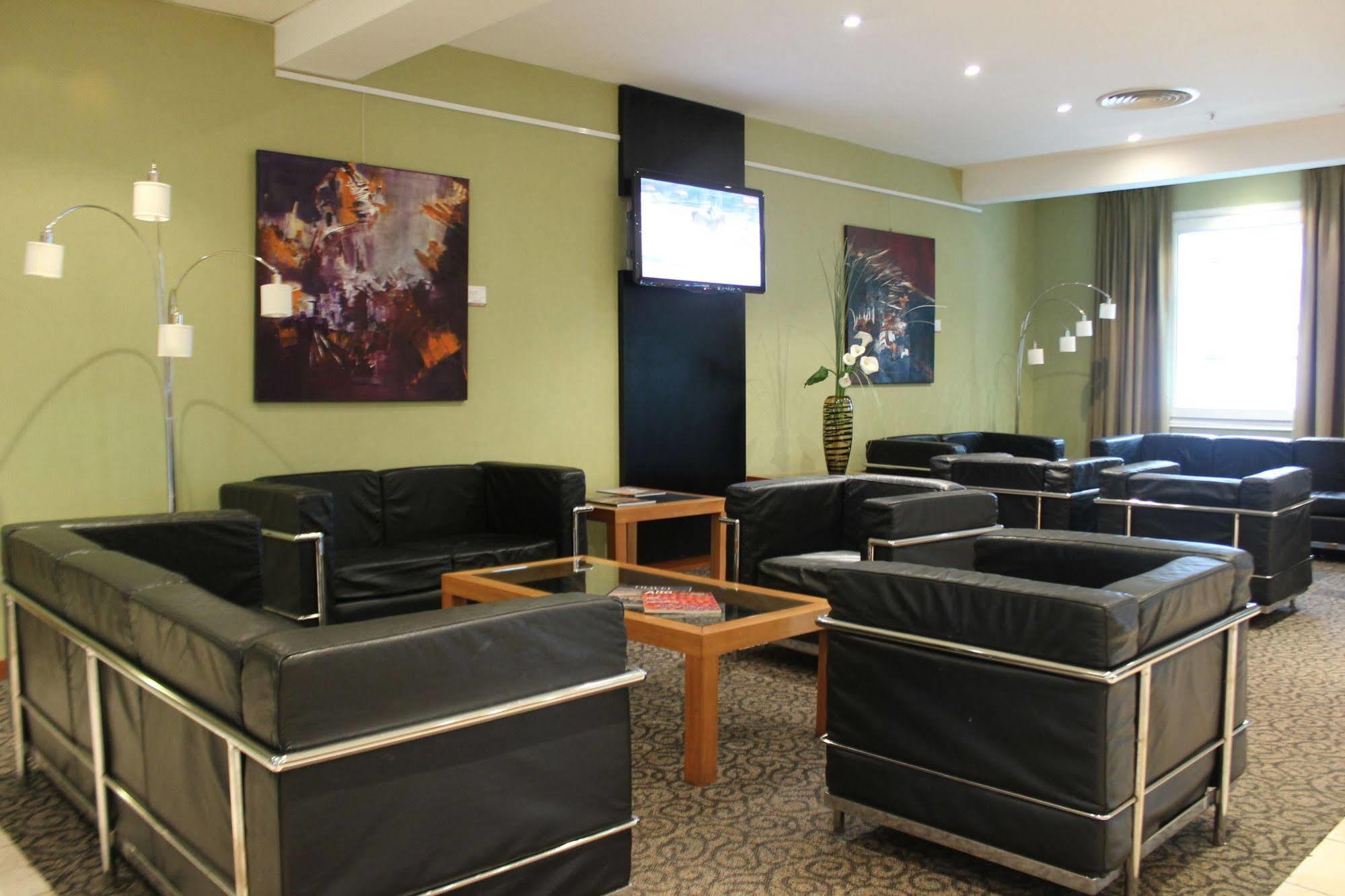 Hotel Aeroparque Inn & Suites Buenos Aires Dış mekan fotoğraf