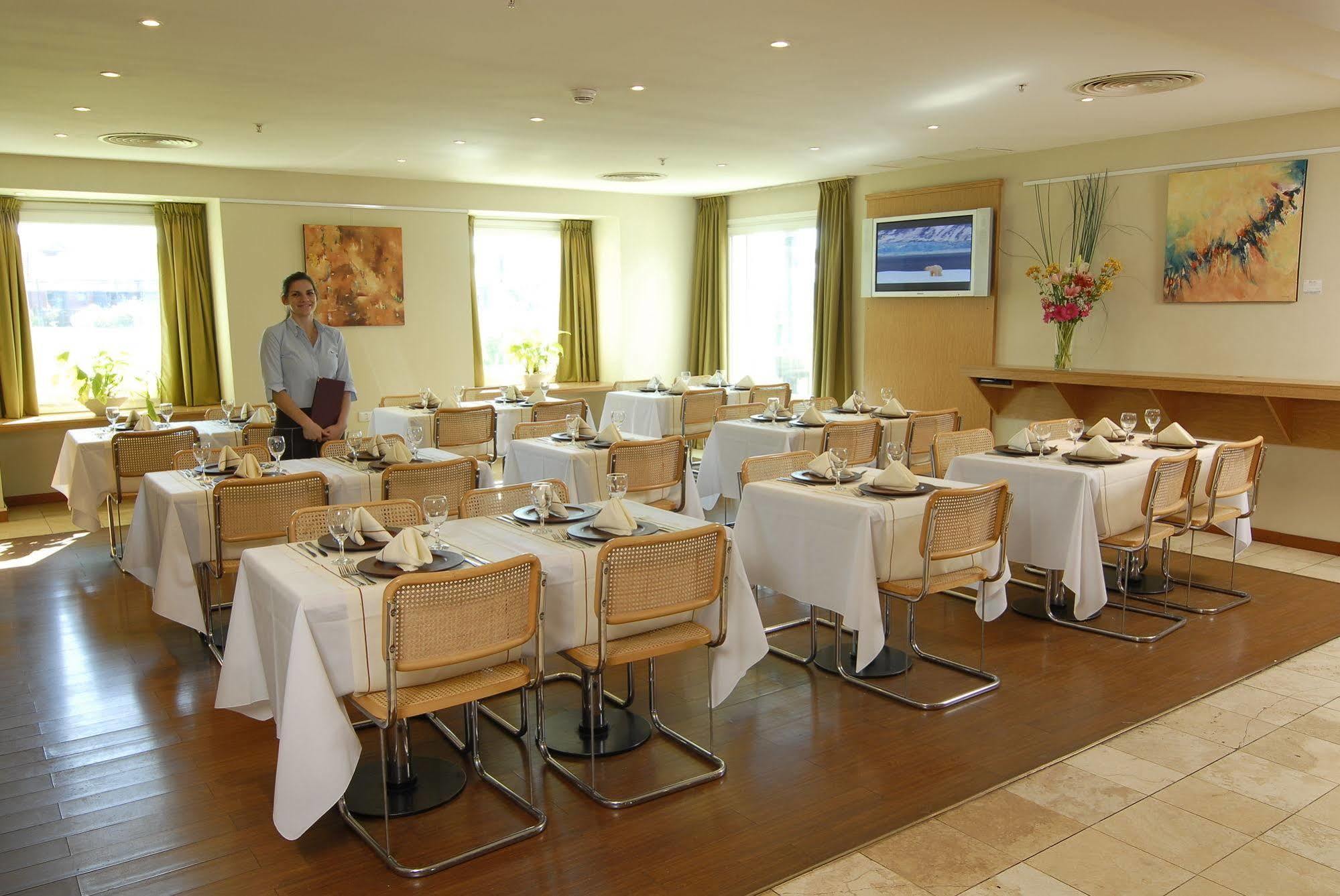 Hotel Aeroparque Inn & Suites Buenos Aires Dış mekan fotoğraf