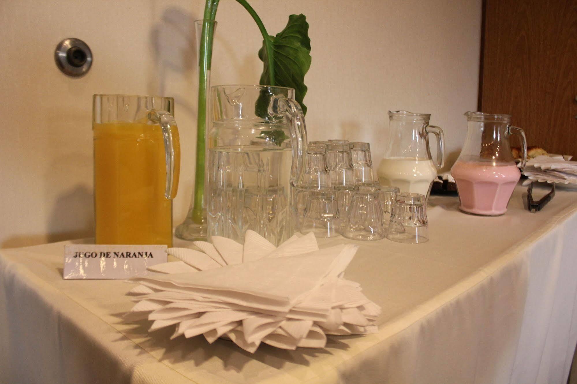 Hotel Aeroparque Inn & Suites Buenos Aires Dış mekan fotoğraf