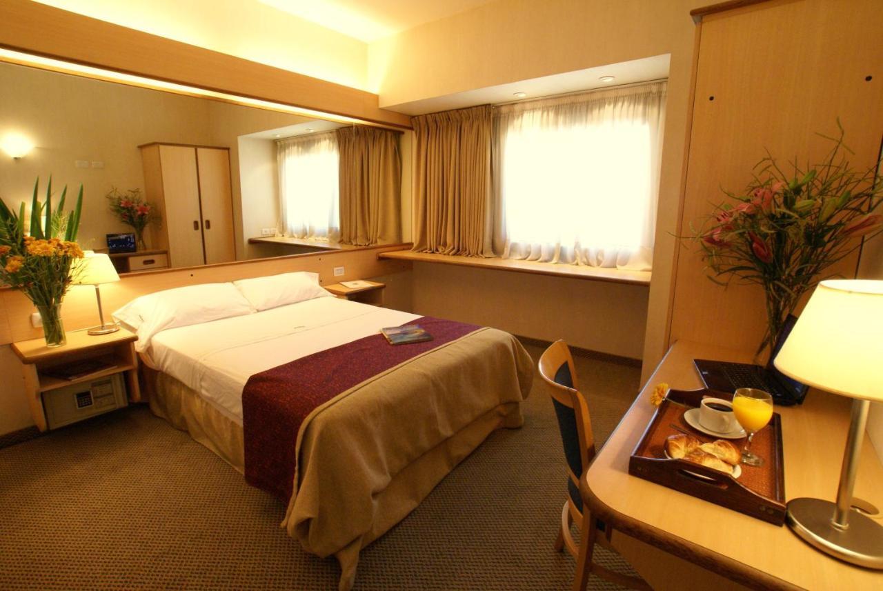 Hotel Aeroparque Inn & Suites Buenos Aires Dış mekan fotoğraf