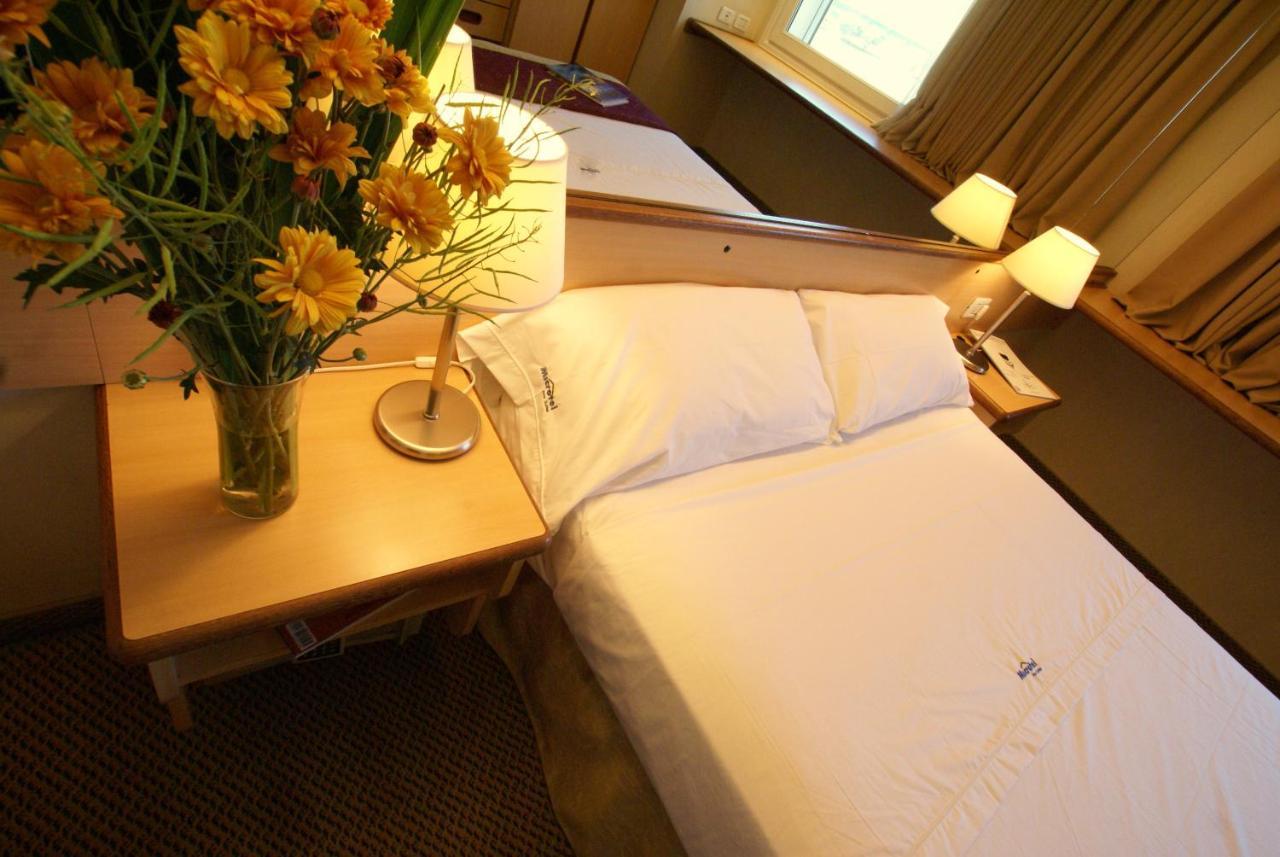 Hotel Aeroparque Inn & Suites Buenos Aires Dış mekan fotoğraf
