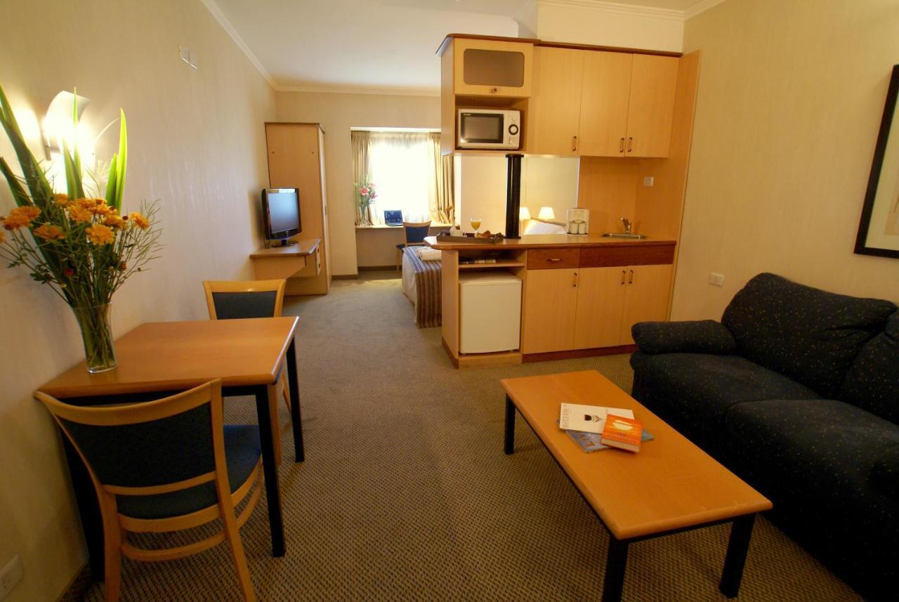 Hotel Aeroparque Inn & Suites Buenos Aires Dış mekan fotoğraf